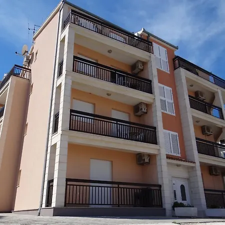 Lola Apartmán Trogir