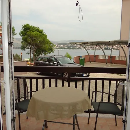 Lola Apartment Trogir