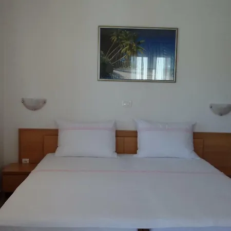 Lola Apartment