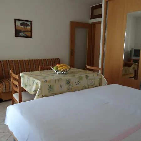 Lola Apartment
