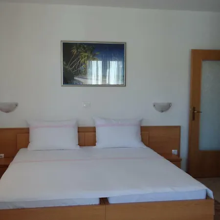 Lola Apartment Trogir