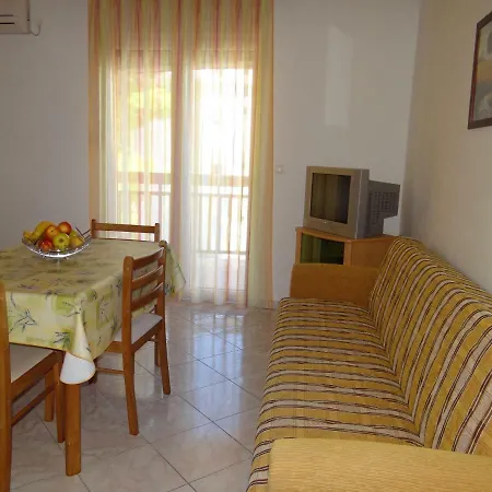 Lola Apartment *