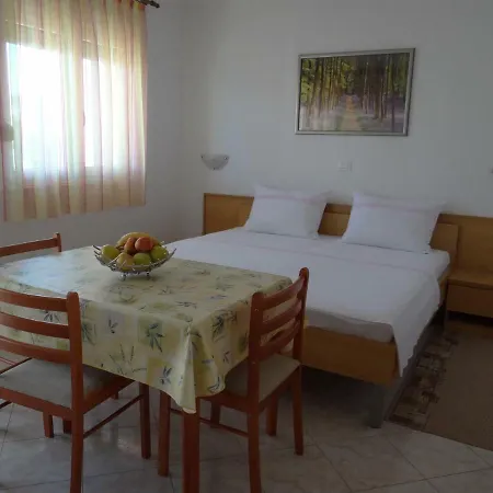 Lola Apartment