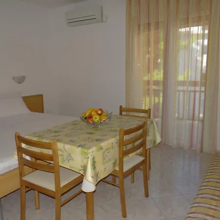 Lola Apartment