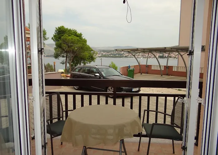 Lola Apartman Trogir