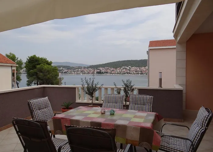Lola * Trogir