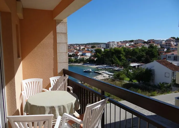 Lola * Trogir